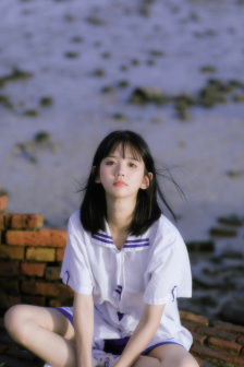 美女扒开粉嫩的尿口